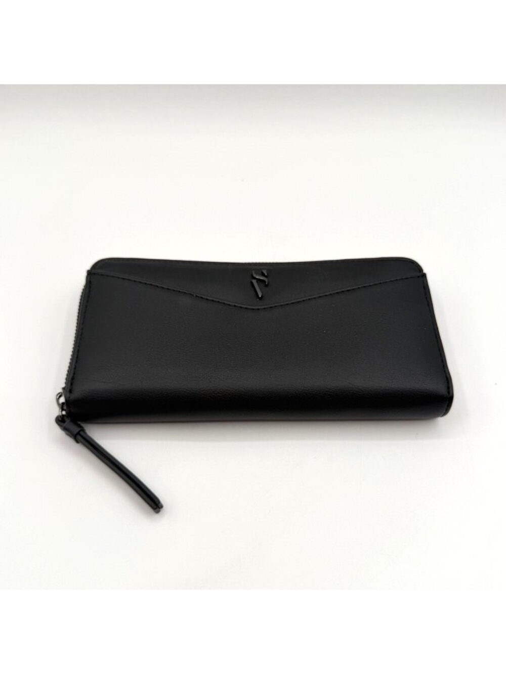 Simply Vera Vera Wang Black Zip Around Wallet Credit Card Slots